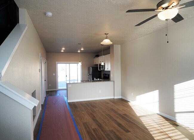 Building Photo - 5928 S Jessenia Ln