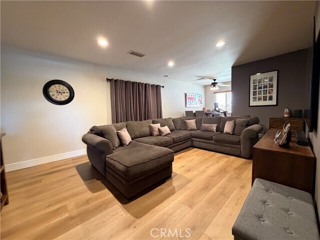 Building Photo - 9406 Rose Ave