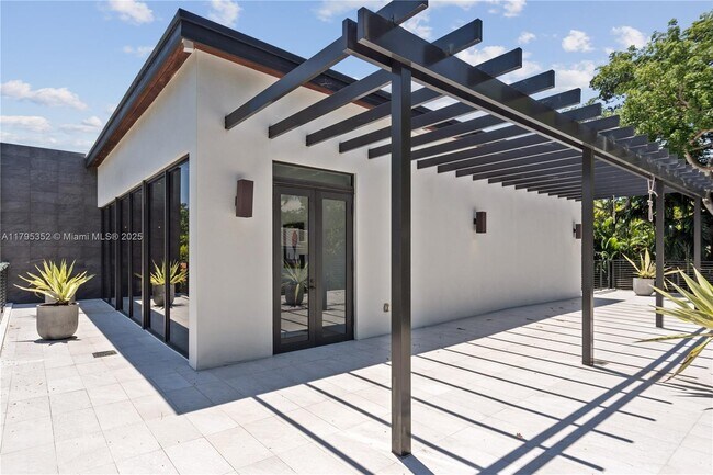 Building Photo - 58 Bay Heights Dr
