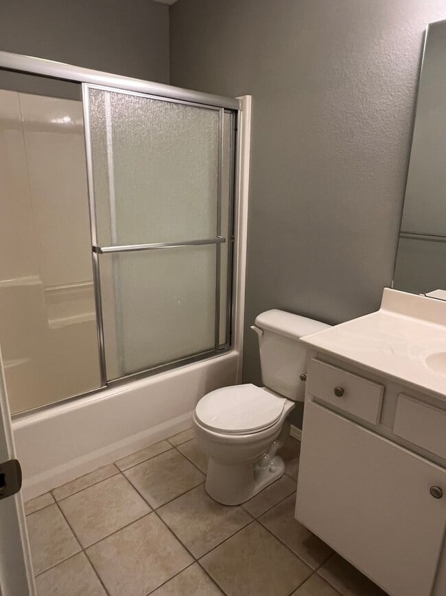 Building Photo - 105B Bailey Circle