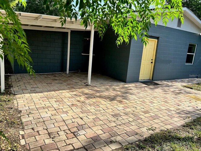 Building Photo - 4203 E Yukon St