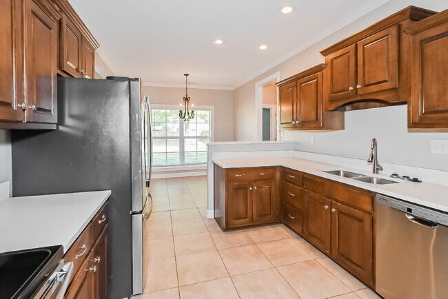 Building Photo - 3400 Valley Crest Dr