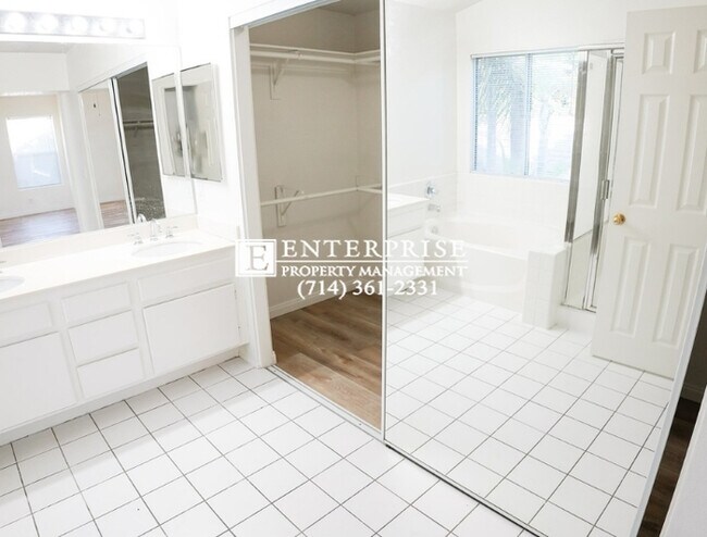 Building Photo - Spacious 4BD Home with Office & Yard | Top Schools