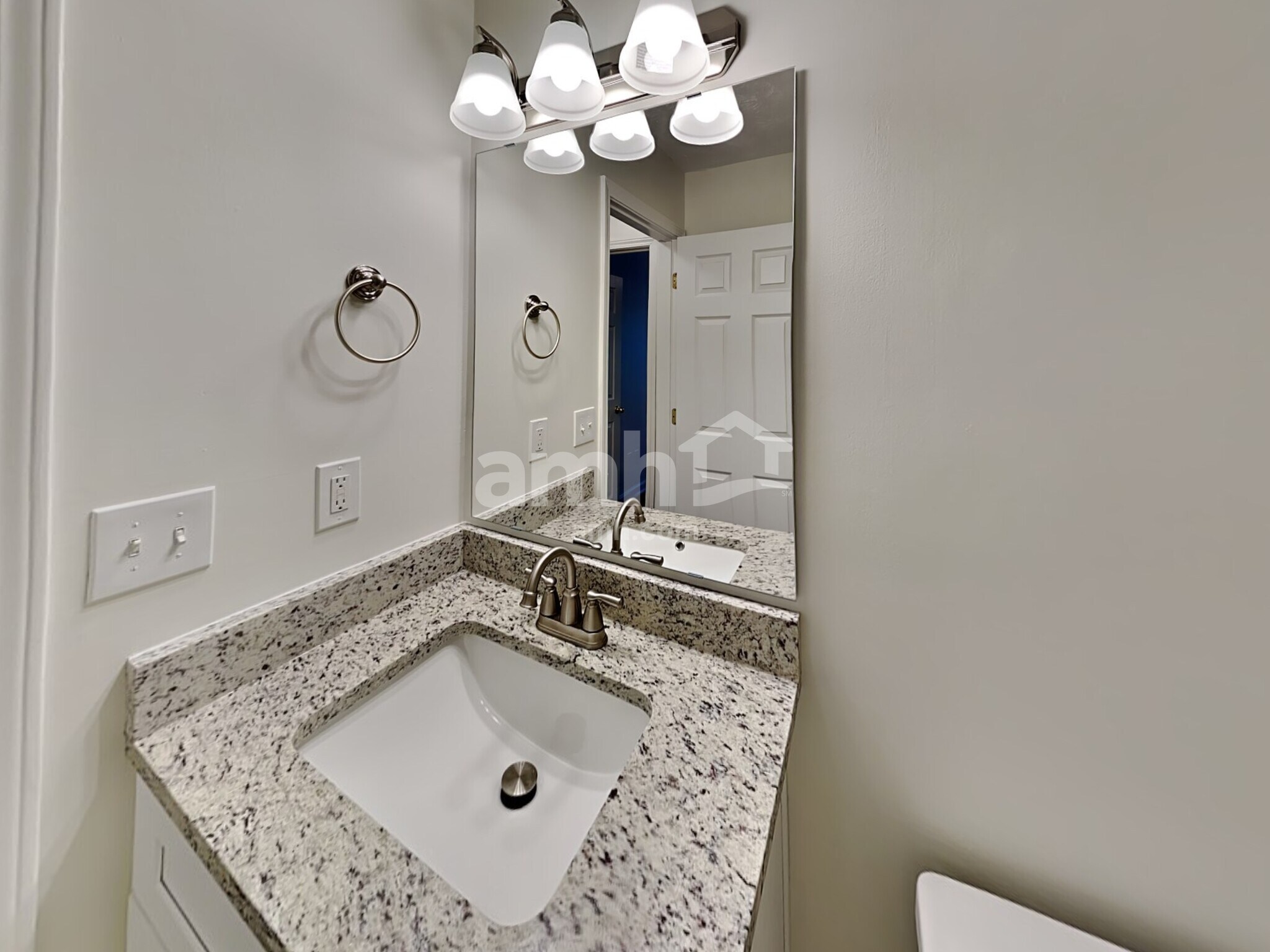 Building Photo - 2631 Abbots Glen Dr NW