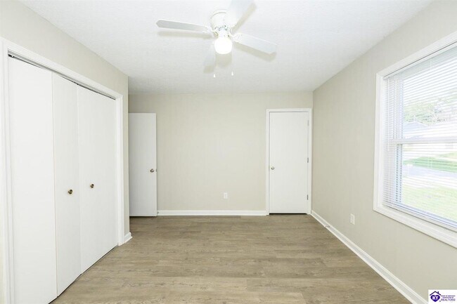 Building Photo - 173 Creekvale Dr