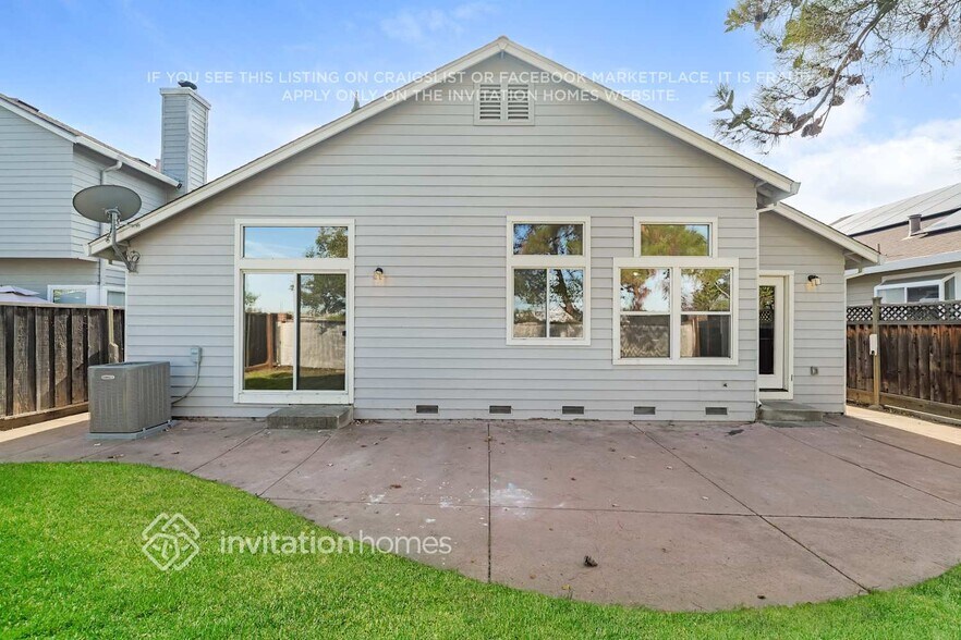 Building Photo - 5085 Wagon Wheel Way