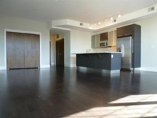 Building Photo - 154 W 2nd St