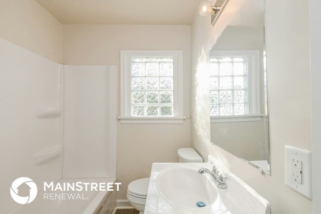 Building Photo - 1934 N Bosart Ave