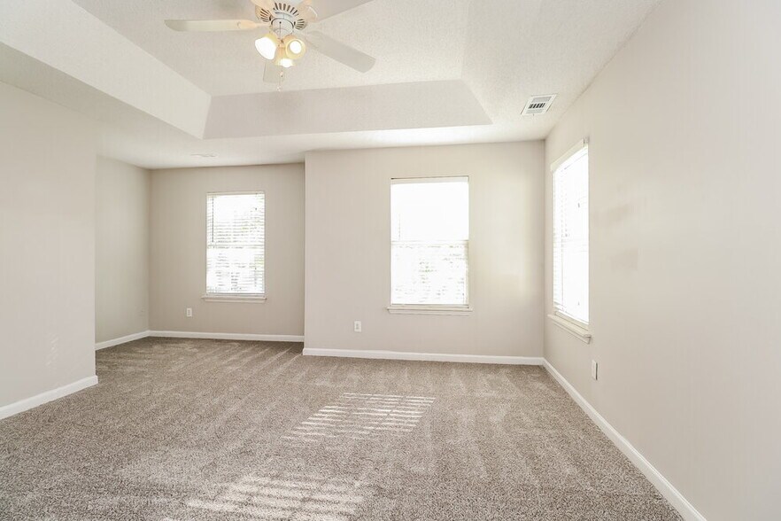 Building Photo - 13412 Michael Lynn Rd