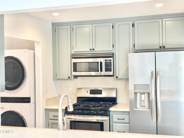 Building Photo - 2287 Martinique Ln