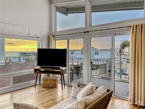 Building Photo - 420 Marine Ave