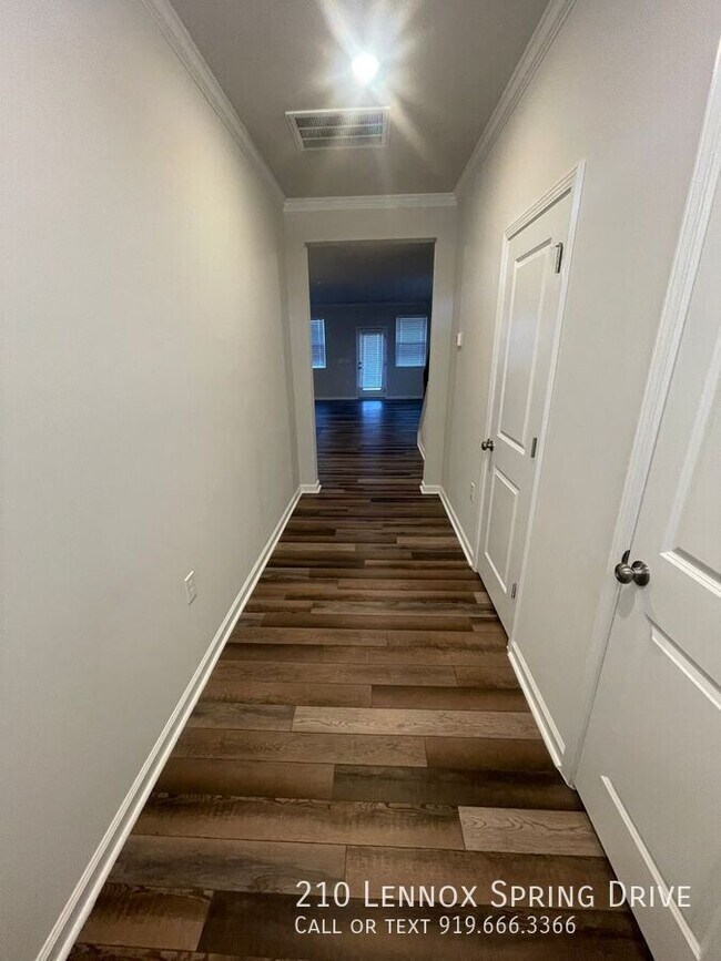 Building Photo - 210 Lennox Spring Dr