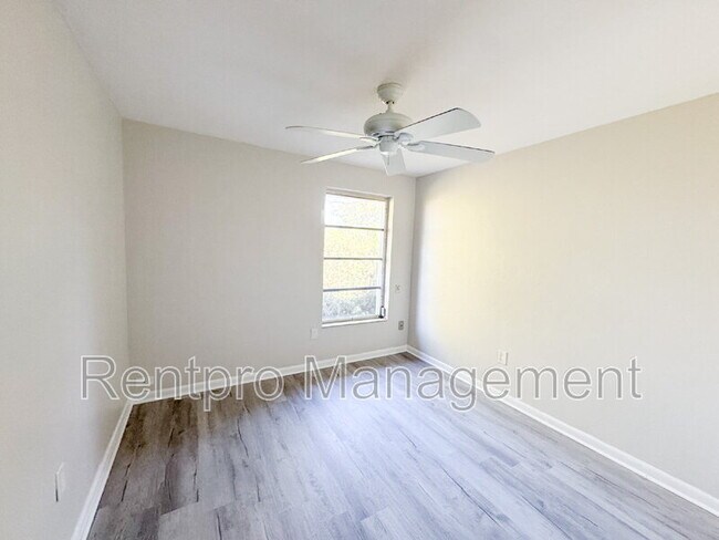 Building Photo - 2417 Magdalina Dr
