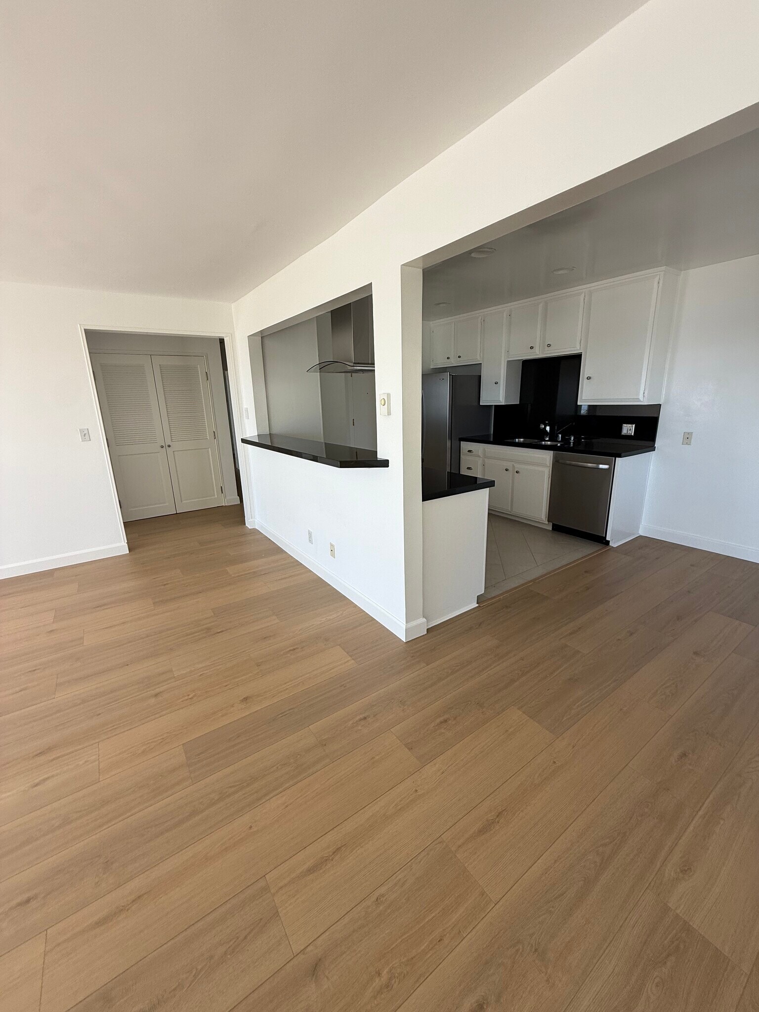 Building Photo - 18139 Coastline Dr