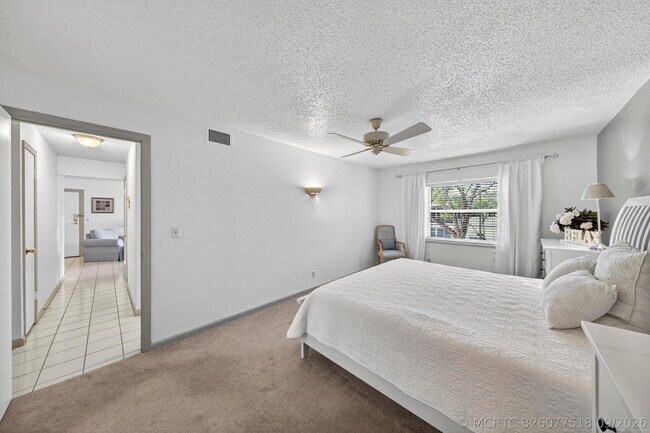 Building Photo - 6417 Bay Club Dr