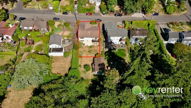 Building Photo - Versatile 5 Bedroom Retreat with Office and Outdoor Living in Burien