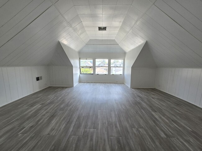 Building Photo - 4231 N Marmora Ave