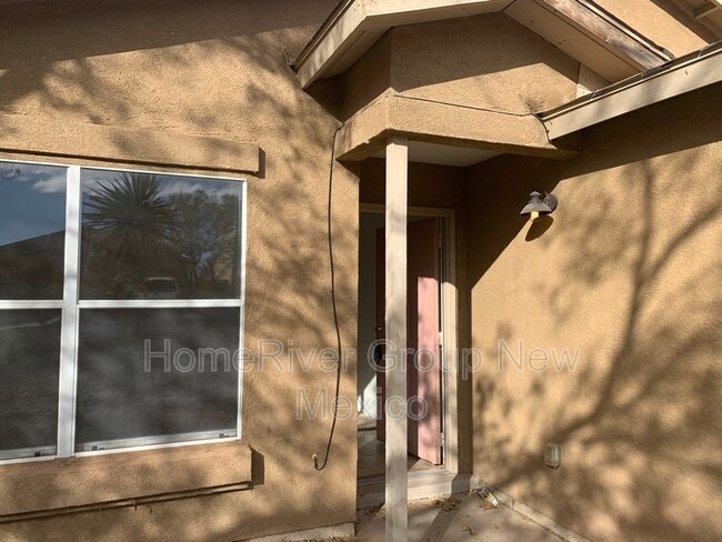 Building Photo - 915 Blackbird Dr SW