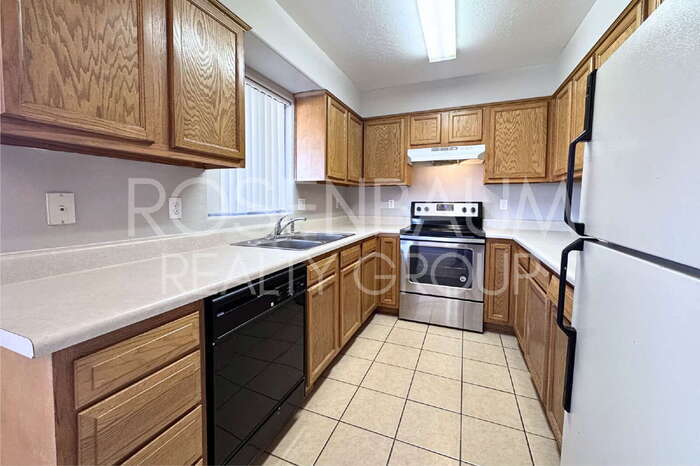 Building Photo - 15547 S Moon Valley Rd