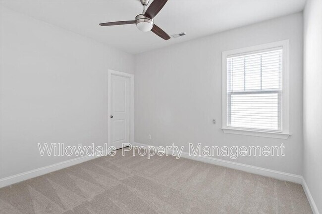 Building Photo - 4940 Enlightenment Rd
