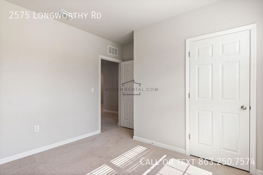 Building Photo - 2575 Longworthy Rd