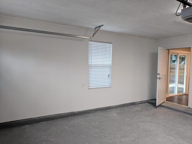 Building Photo - 5215 Guadalupe St