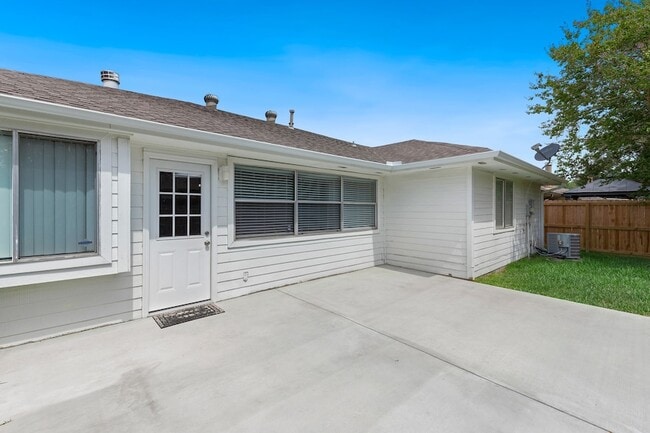 Building Photo - 1534 Vickery Dr