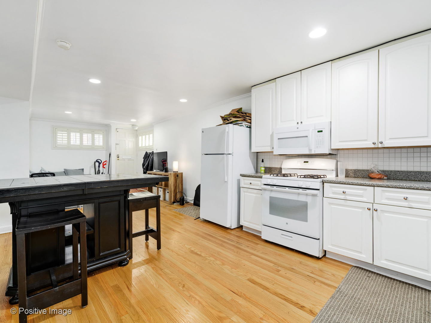 Building Photo - 1950 N Hudson Ave