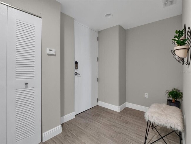 Building Photo - 525 E Jackson St