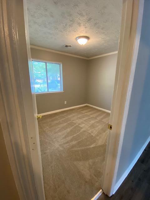 Building Photo - 3209 Mirror Lake Dr