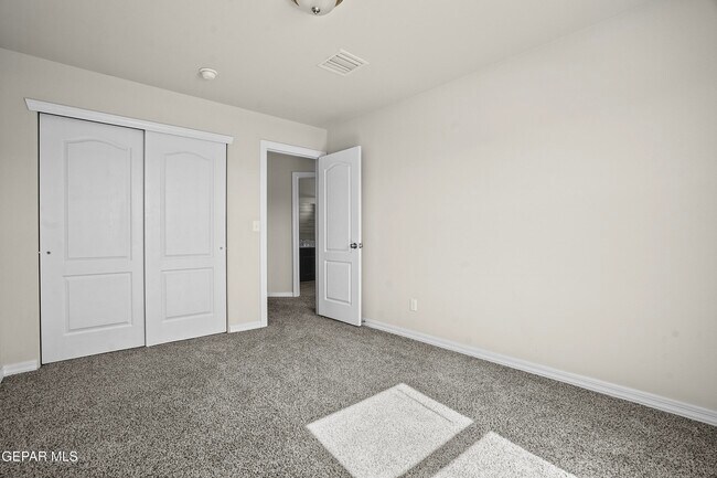 Building Photo - 12265 Desert Pine Ave