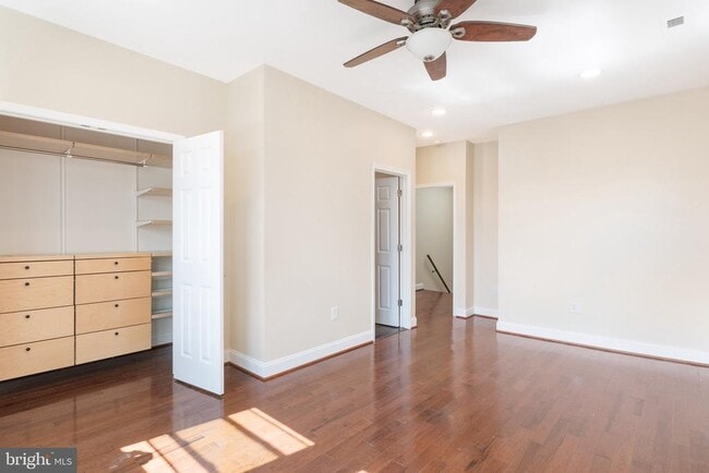 Building Photo - 908 Longfellow St NW