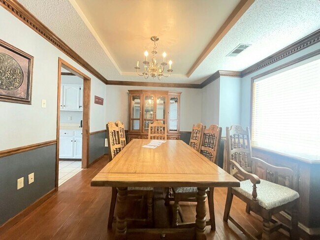 Building Photo - Country living, right in the center of Olive Branch