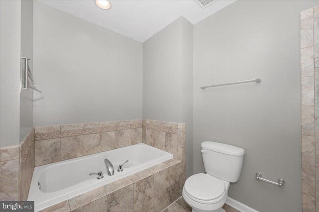 Building Photo - 7 New Gate Ct