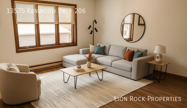 Building Photo - 13575 Kenwood Dr N