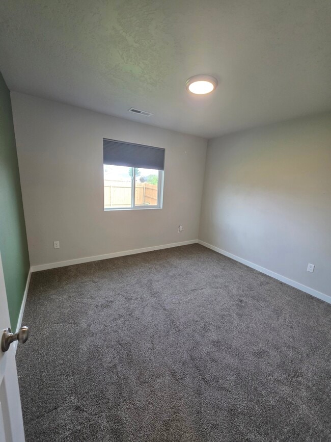 Building Photo - 1720 SW Gabar Ct