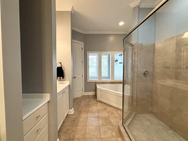 Building Photo - 3 Bedroom Townhouse W/ Sunset Water Views!