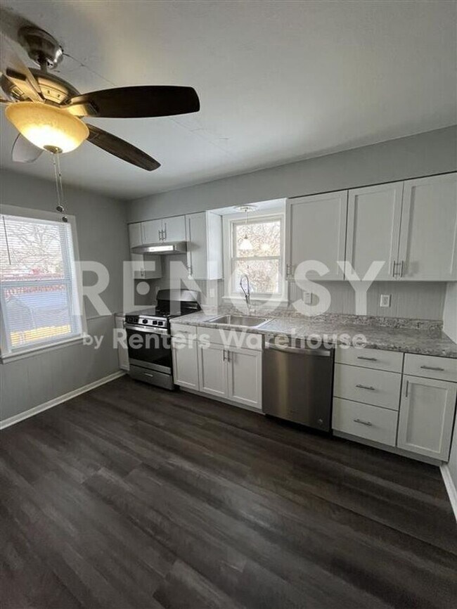 Building Photo - Four Bed Two Bath Home - Now Available - Special Offer, see details!
