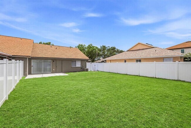 Building Photo - 3257 Laurel Dale Dr