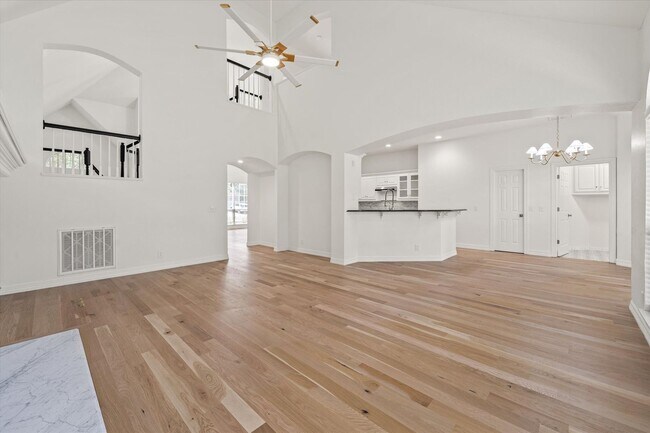 Building Photo - 124 N Crosstimber Trail