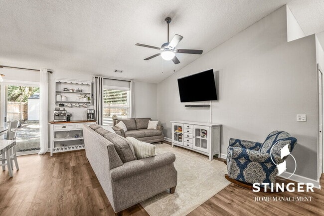 Building Photo - 53 Brindlewood Dr