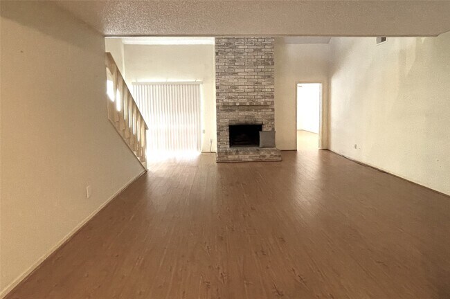 Building Photo - 6203 Gladewell Dr