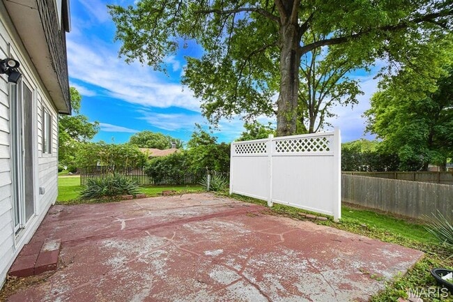 Building Photo - 306 Bright Meadows Dr