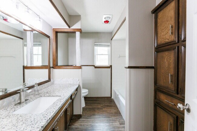 Building Photo - 5703 80th St