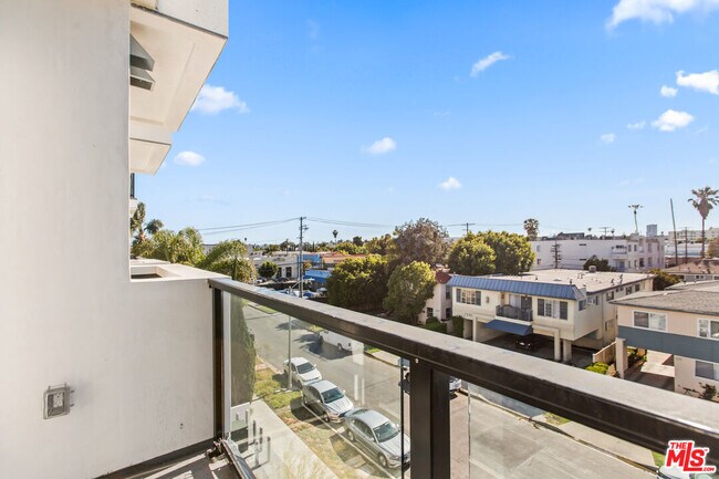 Building Photo - 1226 S Bedford St