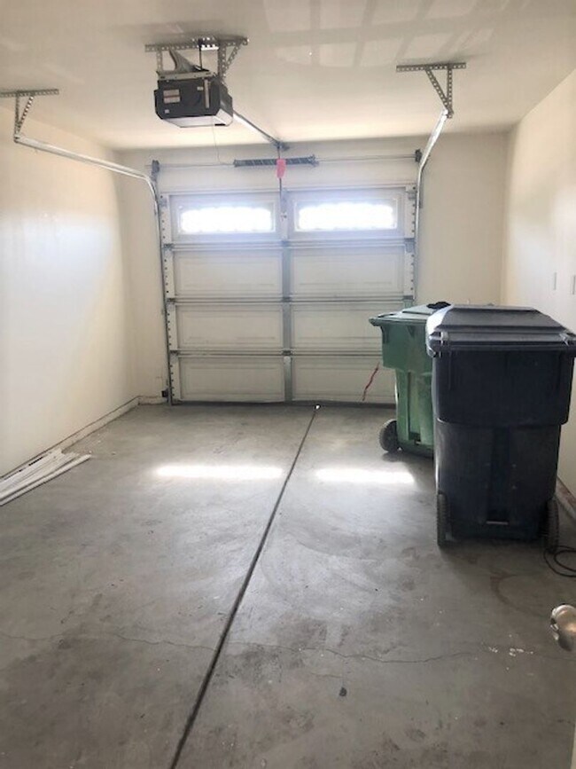 Building Photo - 21240 Yerba Blvd