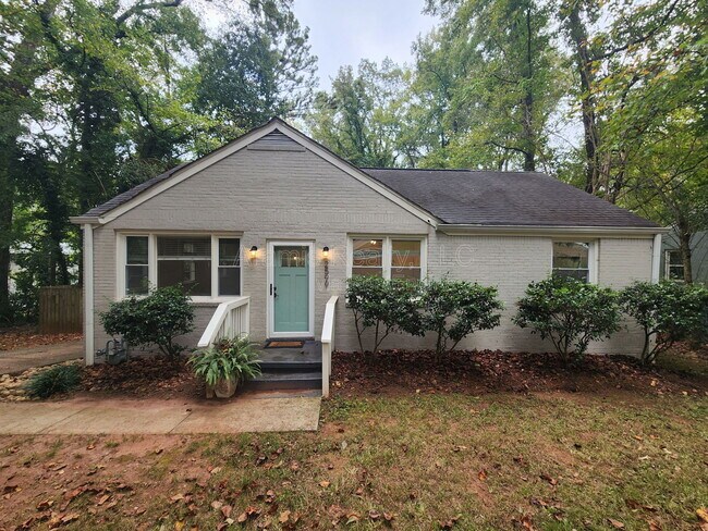 Primary Photo - 2599 E Tupelo St SE