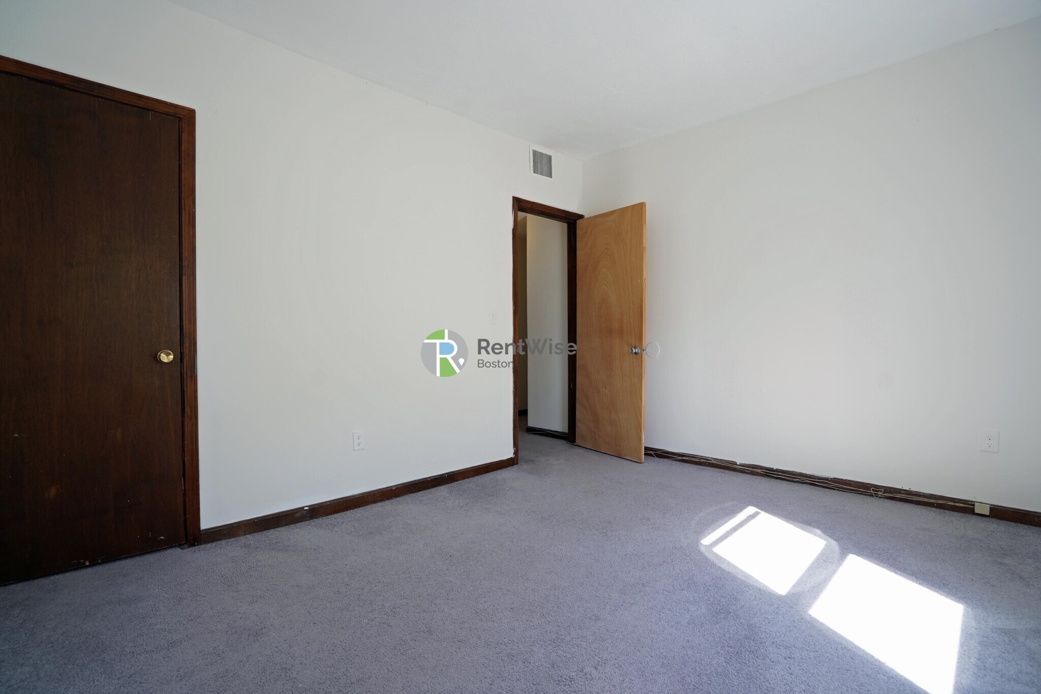 Building Photo - 87 Sheridan St