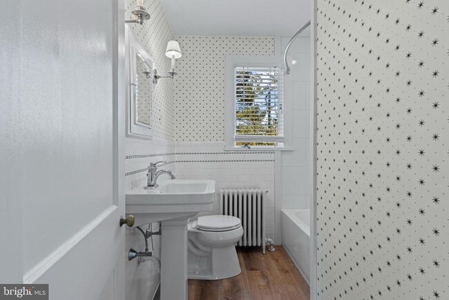 Building Photo - 1224 Lancaster Ave