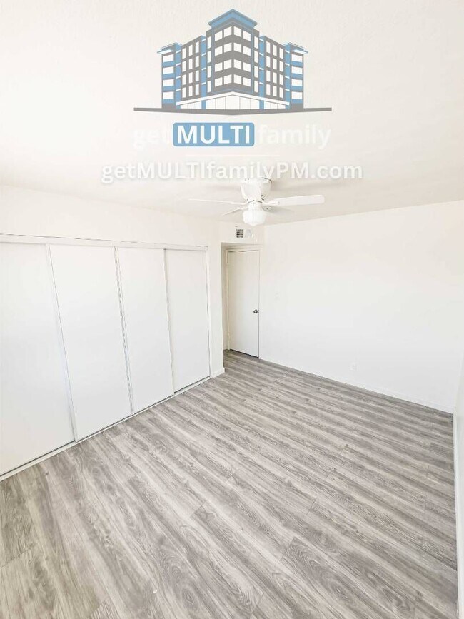 Building Photo - 7120 N 66th Dr
